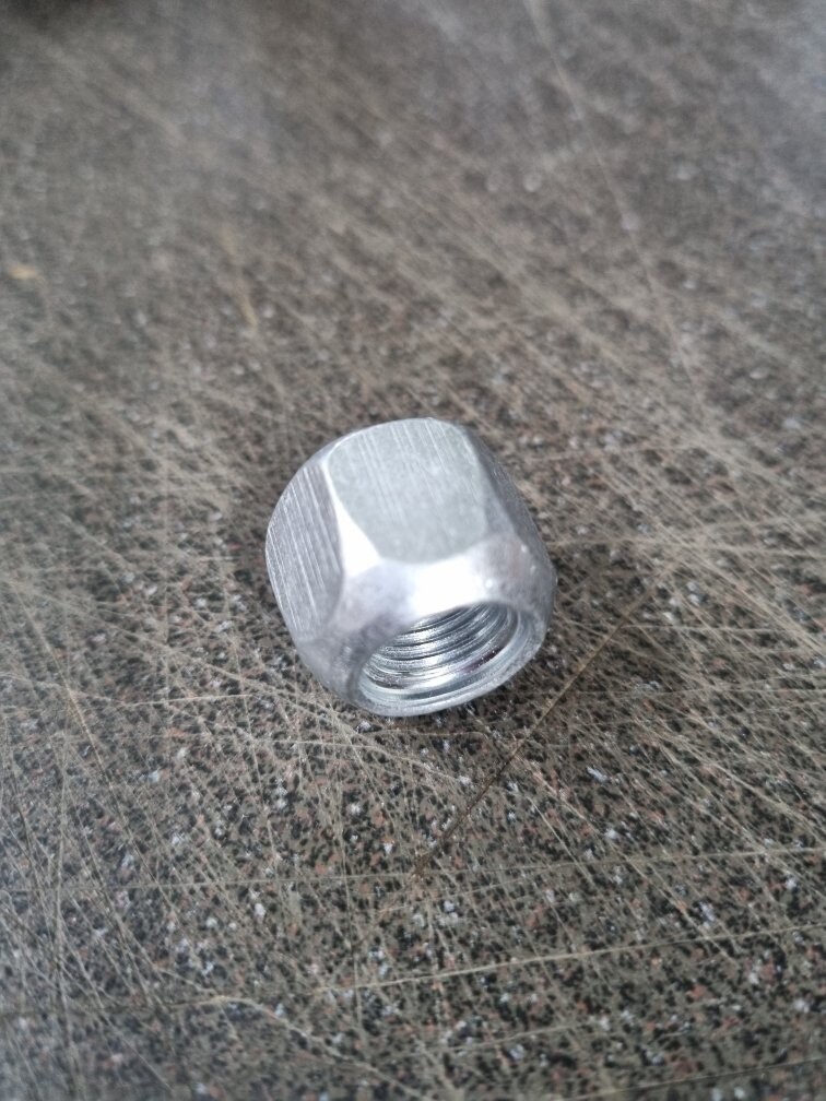 Radmutter Original für alle Niva mit Stahlfelgen
