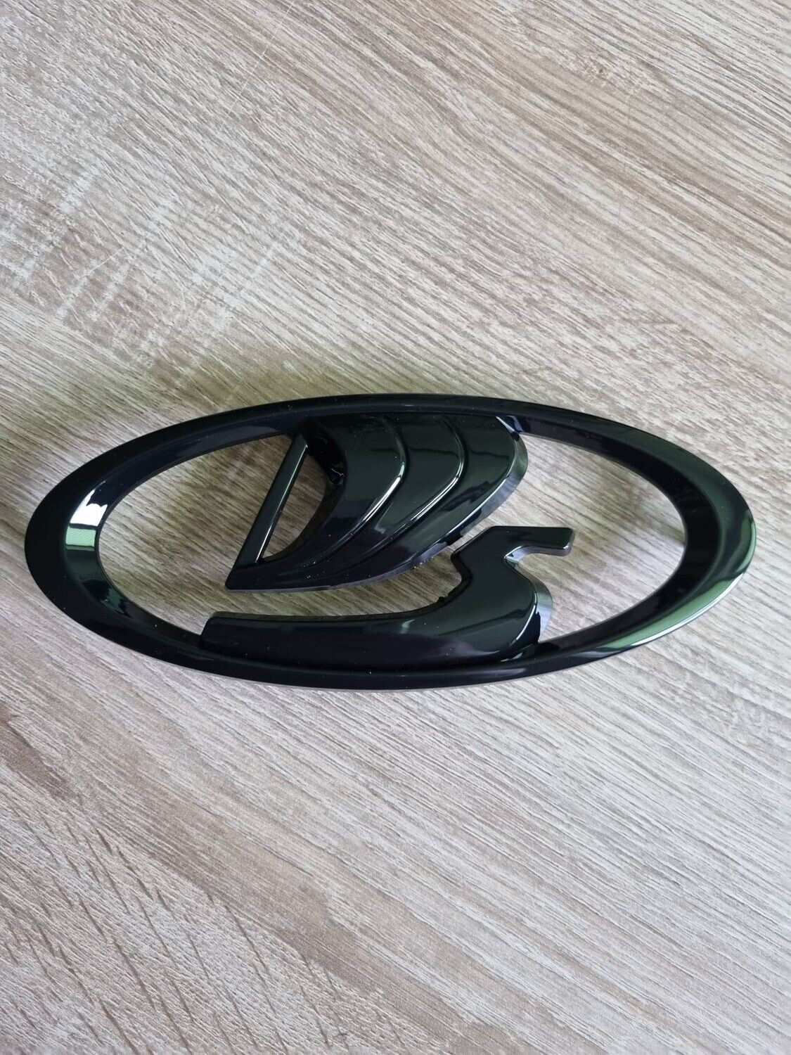 Schwarz glänzend Logo / Emblem , für  Lada Niva 4x4 alle ab 2016 Kühlergrill