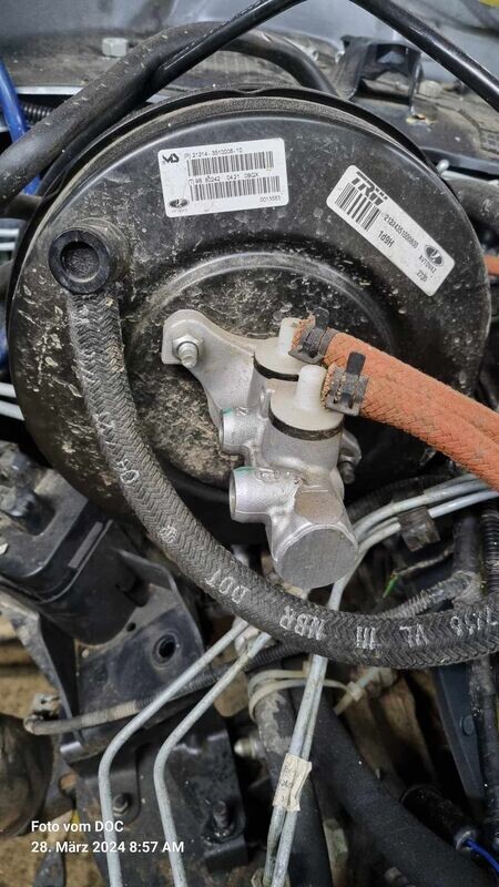 Bremskraftverstärker komplett mit Hauptbremszylinder  für Lada Niva M, mit  ABS