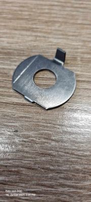 Sicherungsblech für Zahnrad am Nockenwelle, für alle 1700ccm MPI Lada Lada Niva. Sicherungsblech für Zahnrad am Nockenwelle, für alle 1700ccm MPI Lada Lada Niva.