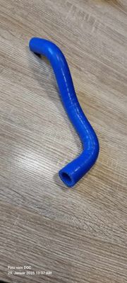 SILIKON KÜHLWASSER SCHLAUCH  für Ausgleichsbehälter , passt Lada 4x4,NIVA, Taiga, Urban, 2131, 2129 Pickup, Legend, NIVA