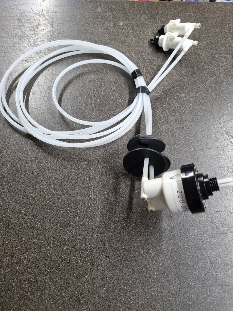 Hydraulischer Leuchtweitenregulierung für Lada 4x4/ Niva/Taiga/Urban/Pickup/2131 Hydraulischer Leuchtweitenregulierung für Lada 4x4/ Niva/Taiga/Urban/Pickup/2131