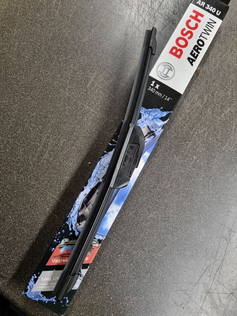 1x Scheibenwischerblatt 340mm universal für alle NIva vorne oder hinten ,  mit Hackensystem, Bosch Aerotwin AR340U