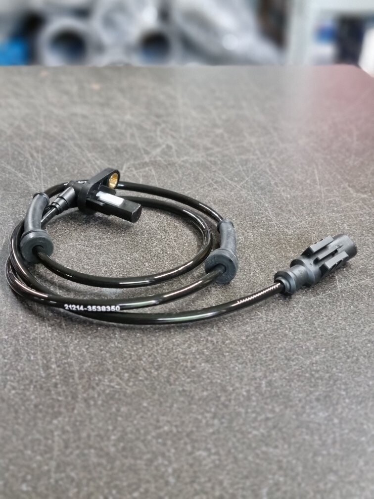 Neu ABS Sensor vorne links oder rechts für alle Lada Niva ab 2012 Neu ABS Sensor vorne links oder rechts für alle Lada Niva ab 2012