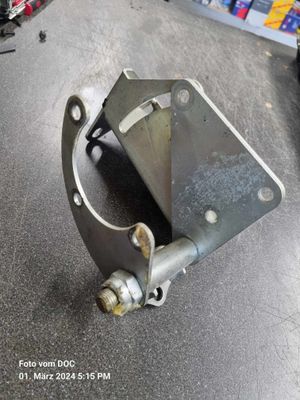 Servopummpe Halter , für Lada Niva 1700ccm Servopummpe Halter , für Lada Niva 1700ccm