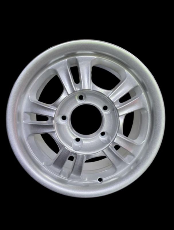 1x Lada 4x4 BRONTO Alufelge 7Jx15 ET15 in Silber Glänzend