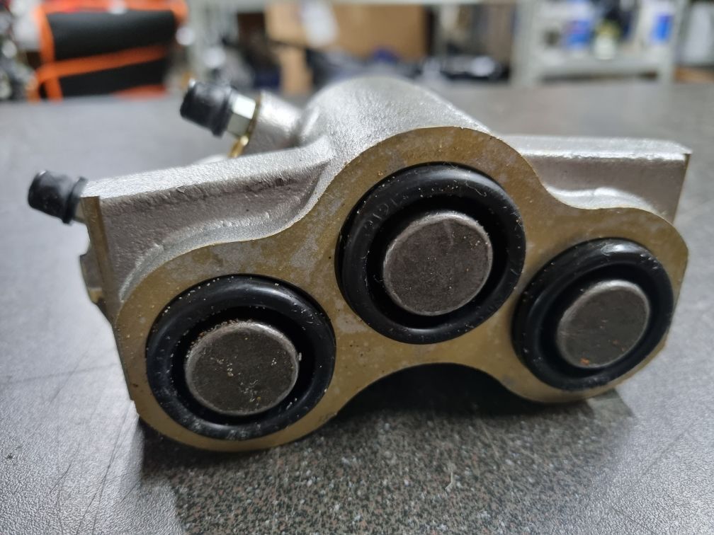 Bremssattel rechts , für Lada Niva  4x4 , bis 2016