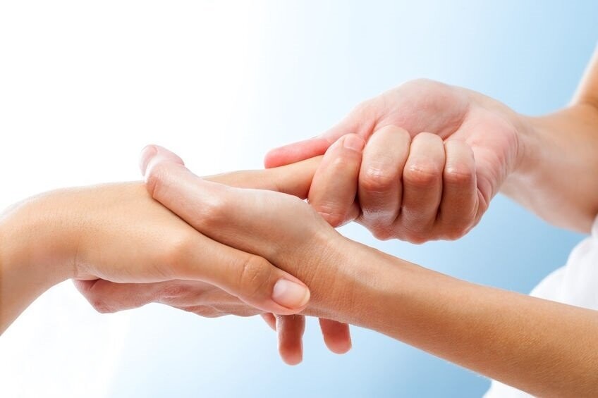 PIEDS-MAINS-TETE 45mn (relaxant - énergétique)