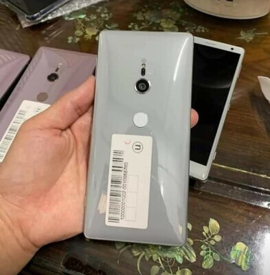 SONY XPERIA XZ2 (4GB / 64GB)