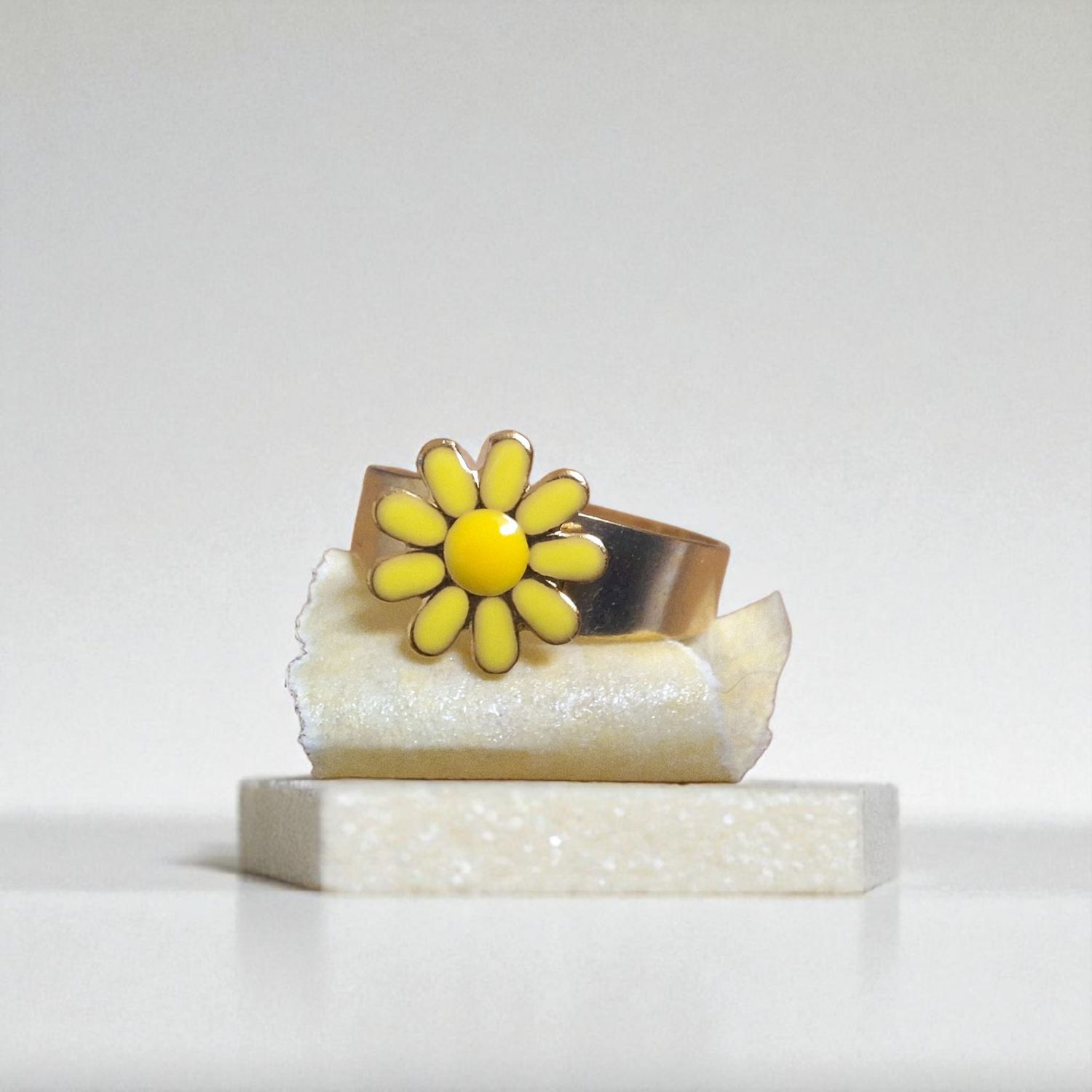YELLOW MARGUERITE Ring