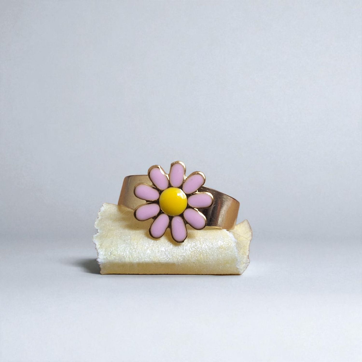 PINK MARGUERITE Ring