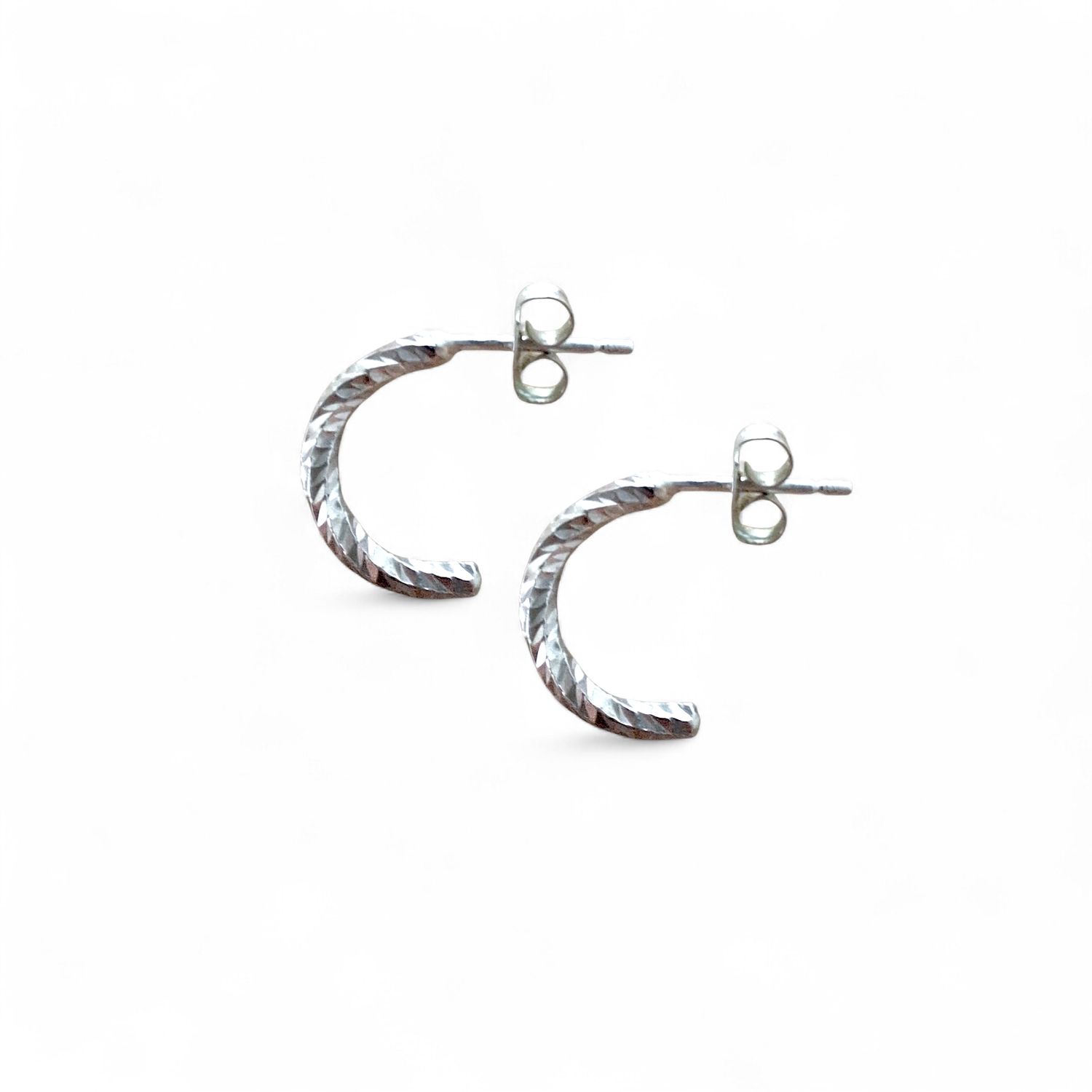 SPARKLE TWIST Steck-Halbcreolen aus 925 Silber