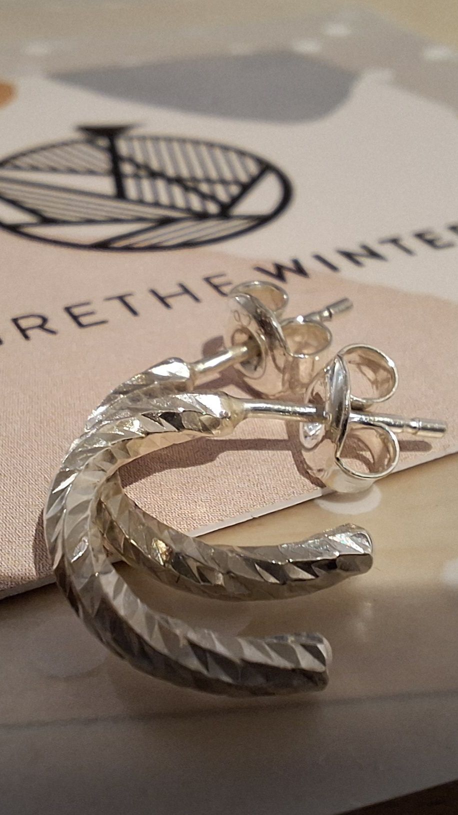 SPARKLE TWIST Steck-Halbcreolen aus 925 Silber vergoldet