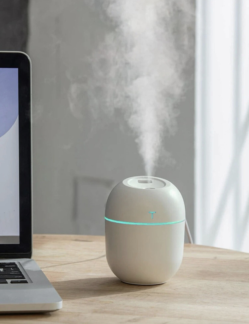 humidifier white with light