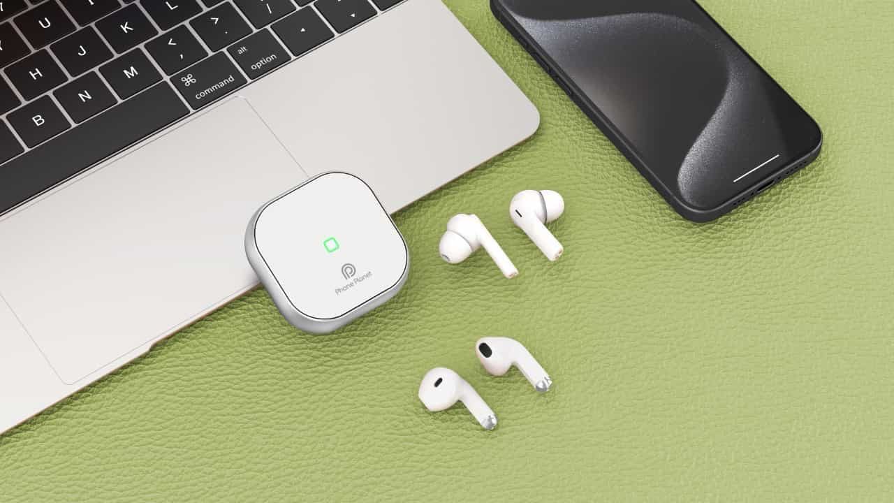 Phone Planet headset for the first time, 4 earphones in one box, wireless charging, a sword holder, a cable, two earphones for isolation with a cable, and two sports earphones