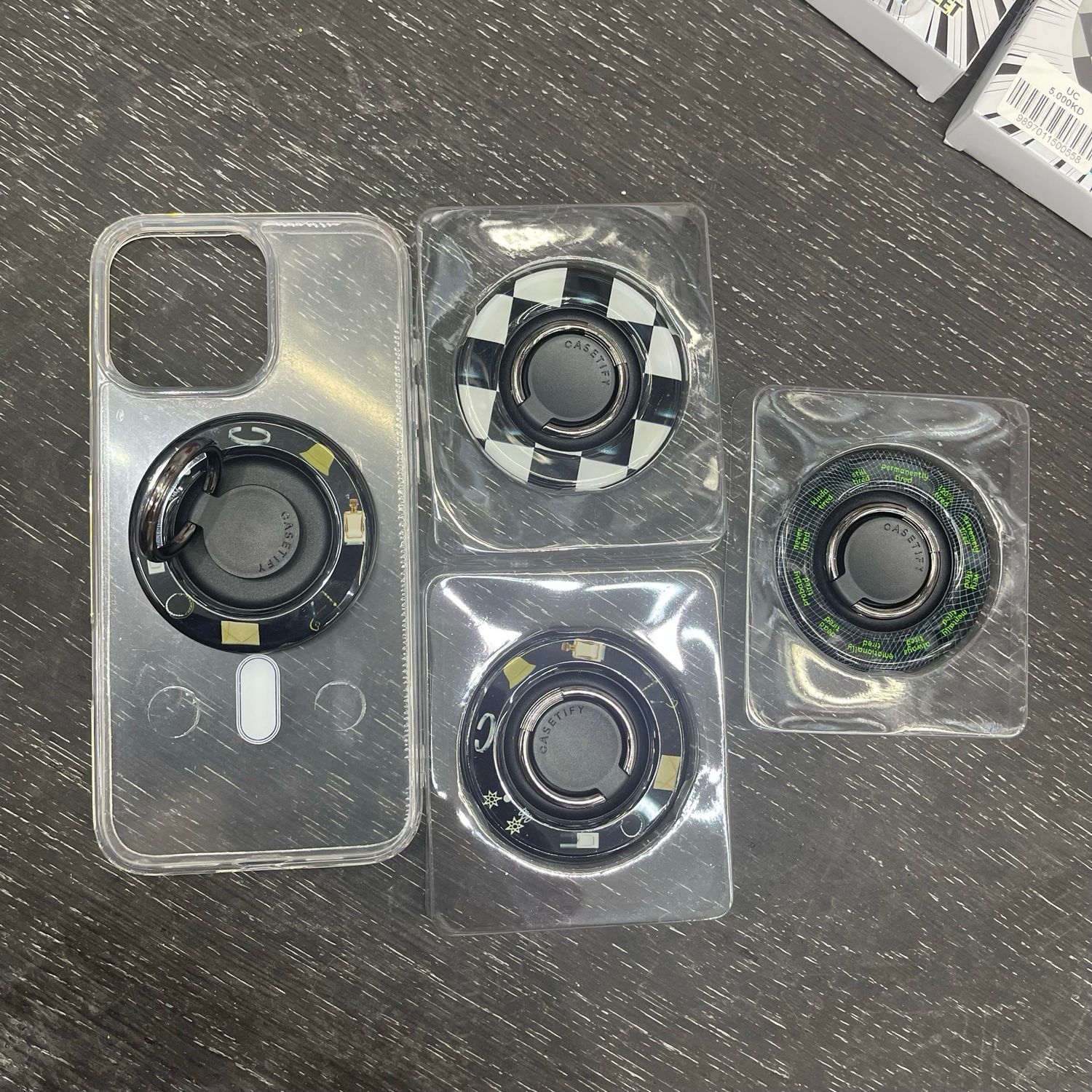 Spinner grip with magnetic MagSafe that turns into a spinner stand