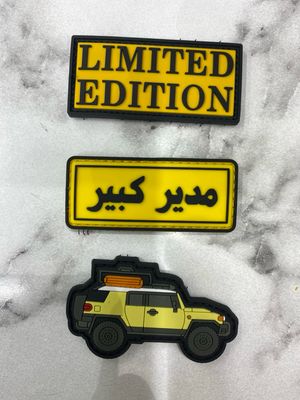 Badges that stick to the trend bag, distinctive shapes