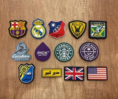 Badges that stick to the trend bag, distinctive shapes