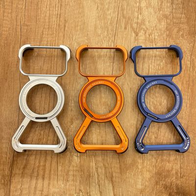 كفر معدني زوايا باطراف بارزه لحمايه الكاميرا والشاشه يدعم شحن المق سيف مزود بمغناطيس مع ستاند متحرك وينفع مسكه