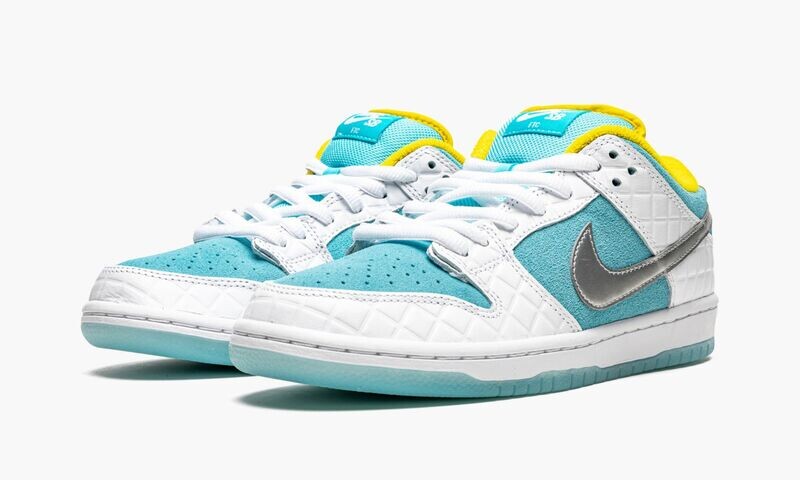 NIKE SB DUNK LOW "FTC Lagoon Pulse"