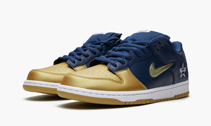NIKE SB DUNK LOW "Supreme - Jewel Swoosh Gold/Navy"