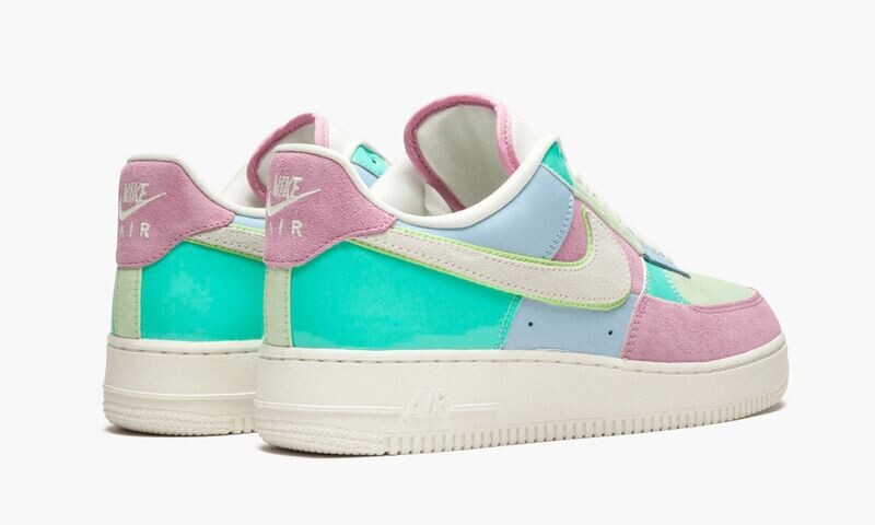 NIKE AIR FORCE 1 07 QS