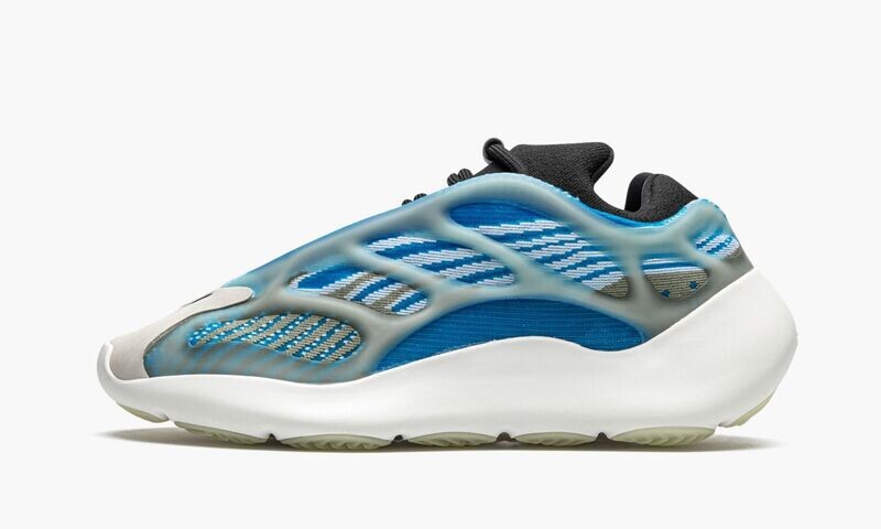ADIDAS YEEZY
YEEZY 700 V3
&quot;Arzareth&quot;