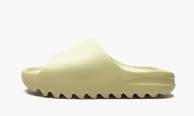 ADIDAS YEEZY
YEEZY SLIDE
&quot;Resin 2021&quot;