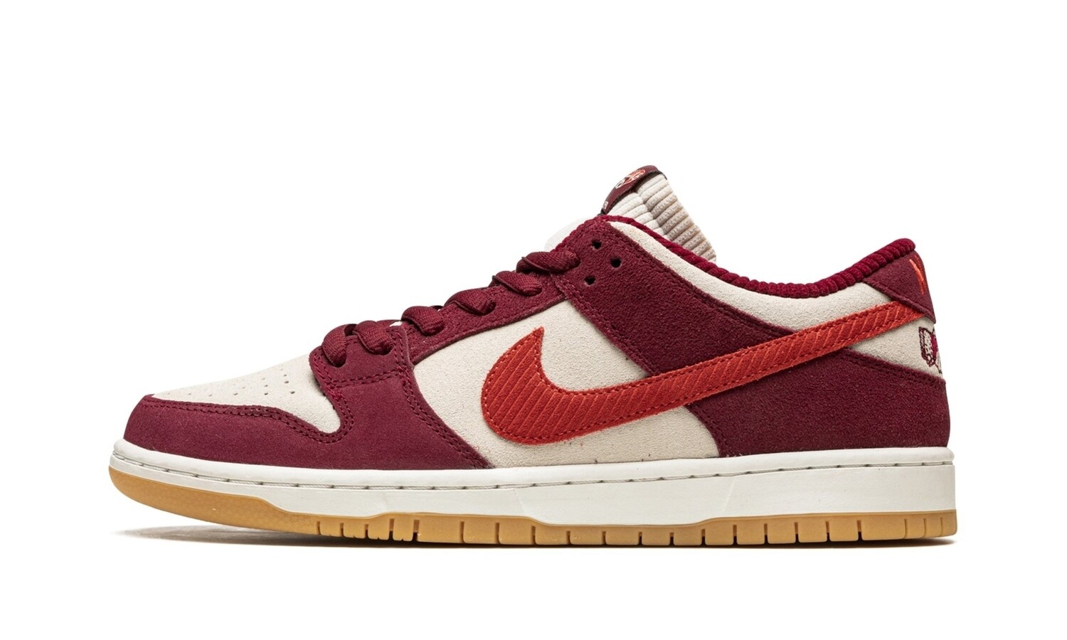 NIKE
SB DUNK LOW
&quot;Skate Like A Girl&quot;