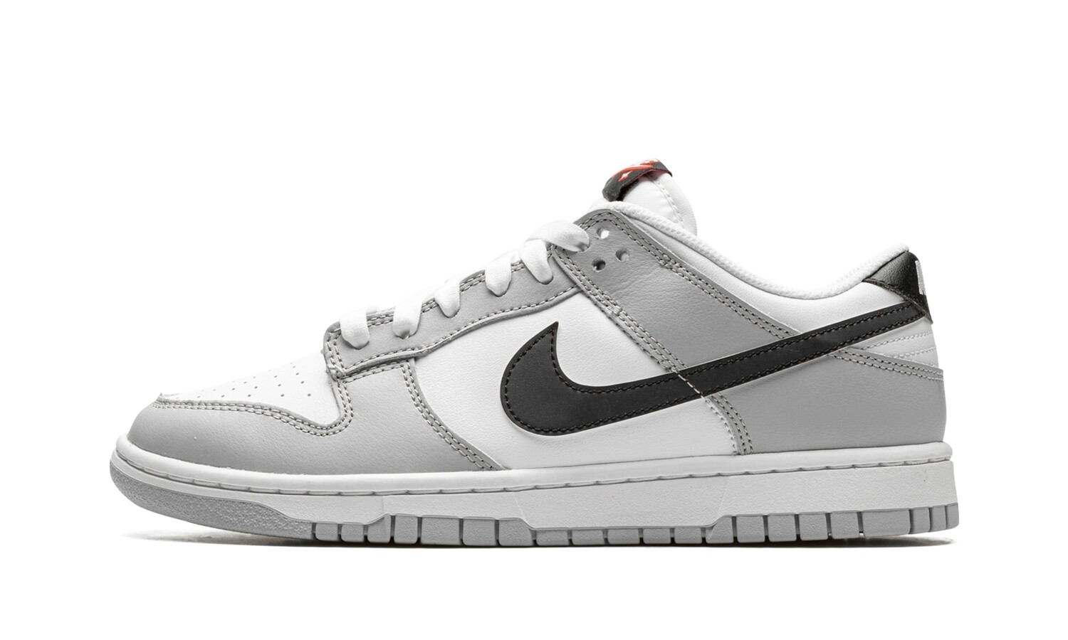 NIKE
DUNK LOW SE
&quot;Lottery Pack - Grey&quot;