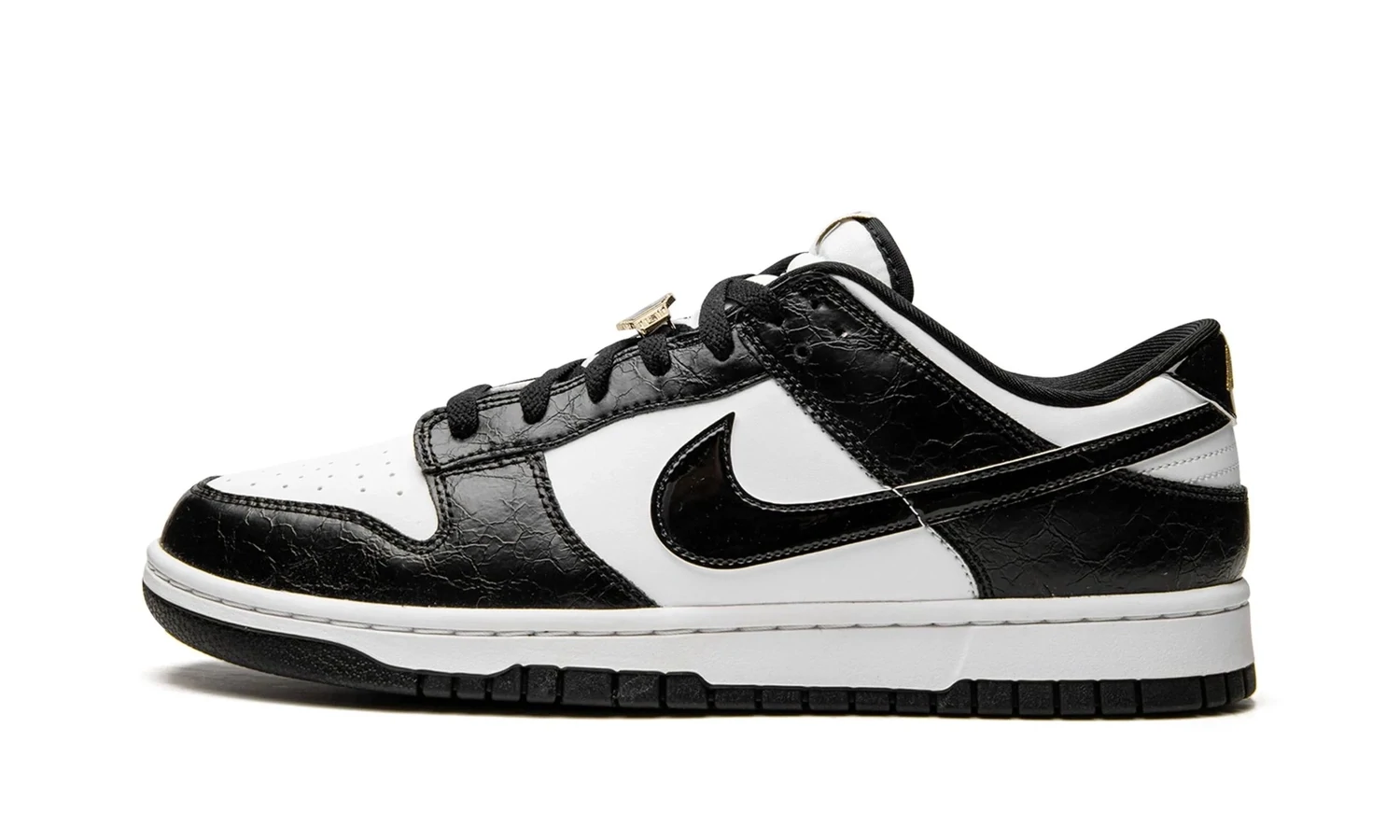 NIKE
DUNK LOW
&quot;World Champs - Black White&quot;