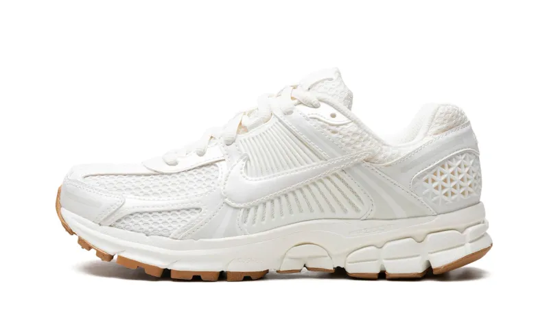 Nike
WMNS Nike Zoom Vomero 5
&quot;SAIL GUM&quot;