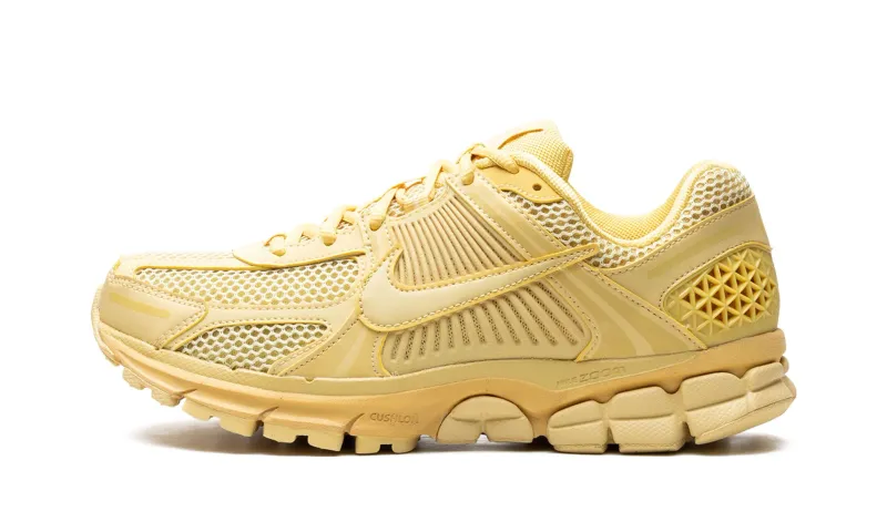 Nike
Zoom Vomero 5
&quot;Saturn Gold&quot;