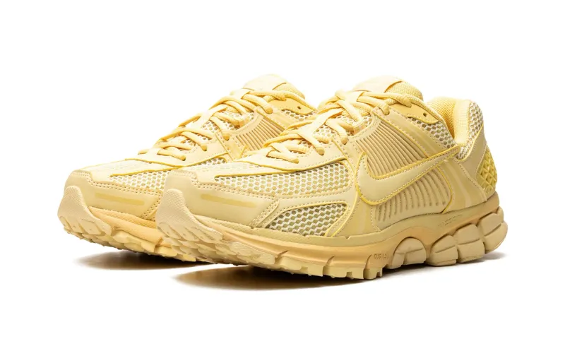 Nike Zoom Vomero 5 "Saturn Gold"