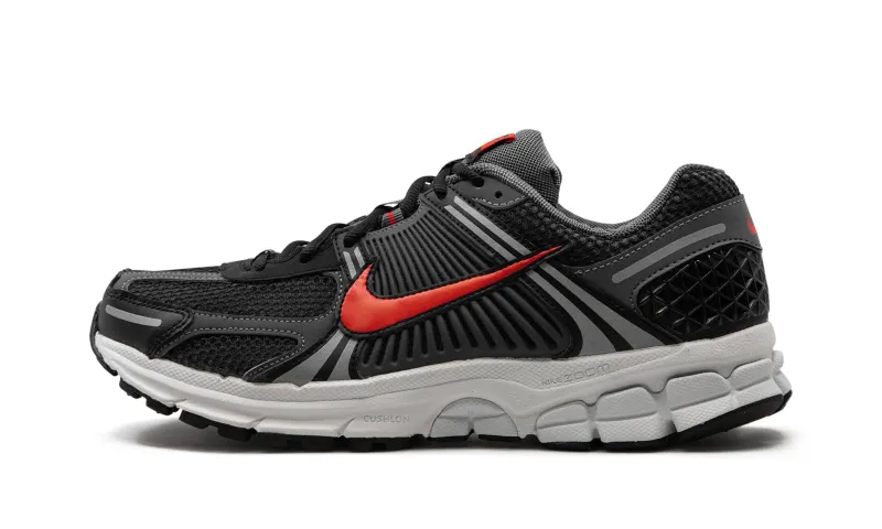 Nike
Air Zoom Vomero 5
&quot;Black Picante Red&quot;