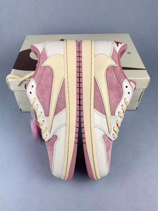 Air Jordan 1 Travis Scott’s Air Jordan 1 Low “Shy Pink”