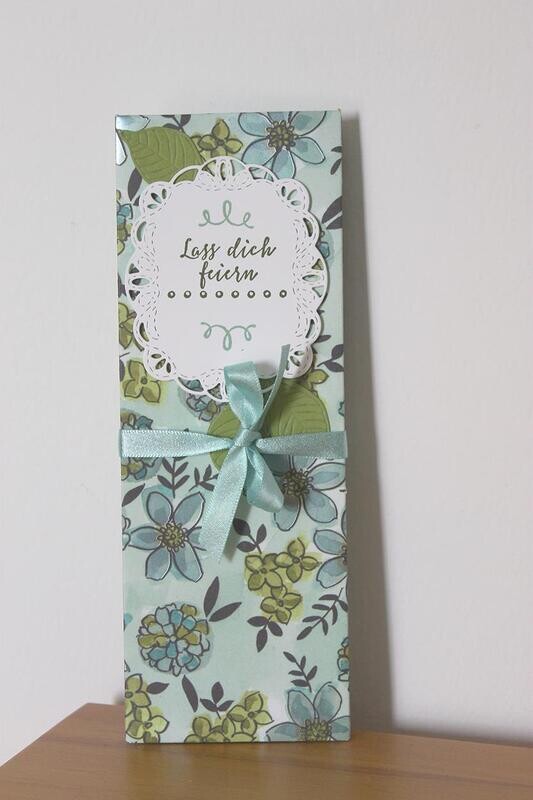 Trifold Minialbum/Karte - BLÜTEN UND BLÄTTER Trifold Minialbum/Karte - BLÜTEN UND BLÄTTER