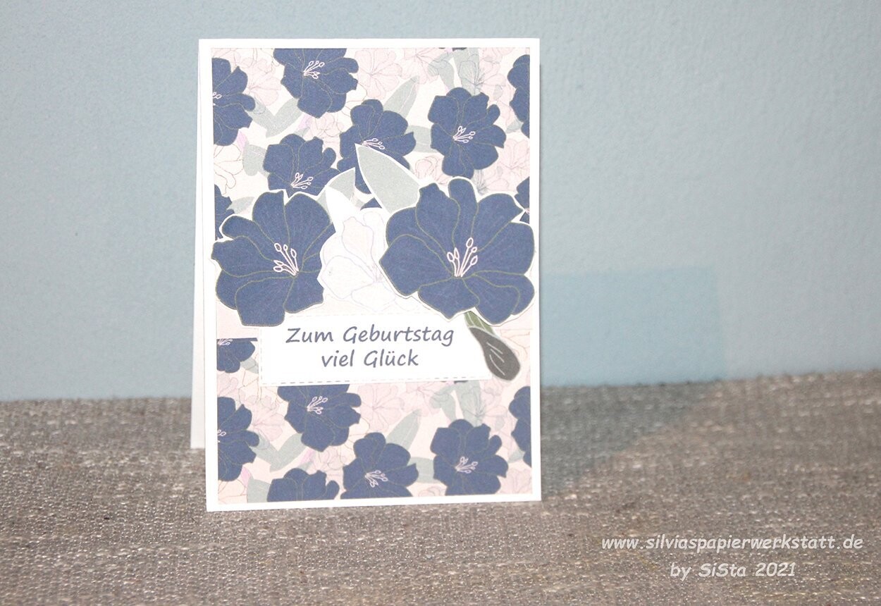 Blauer Blütenhintergrund - aus meinem Musterdesign