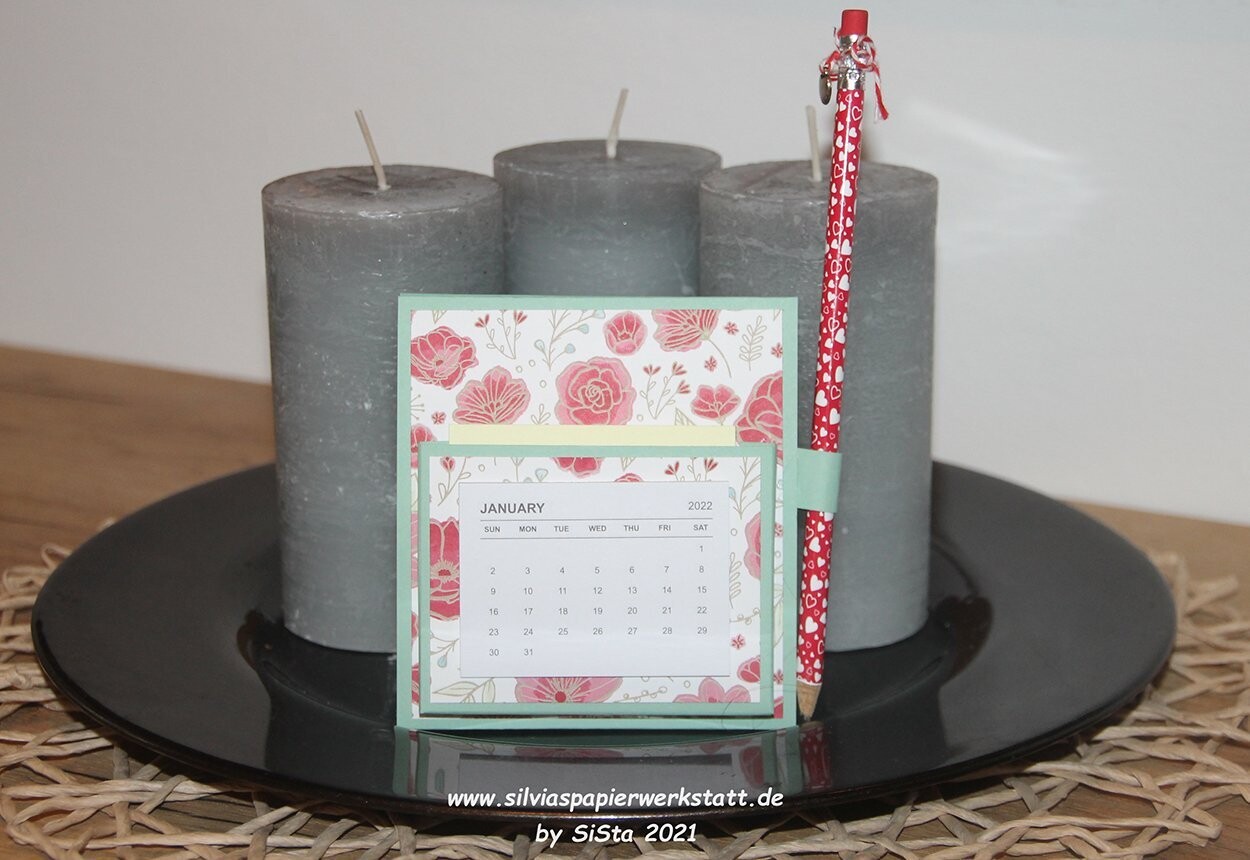 Tischaufsteller: Kalender Post It Fach und Bleistiftschlaufe