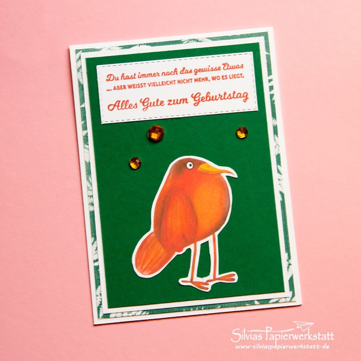 Schräger Vogel