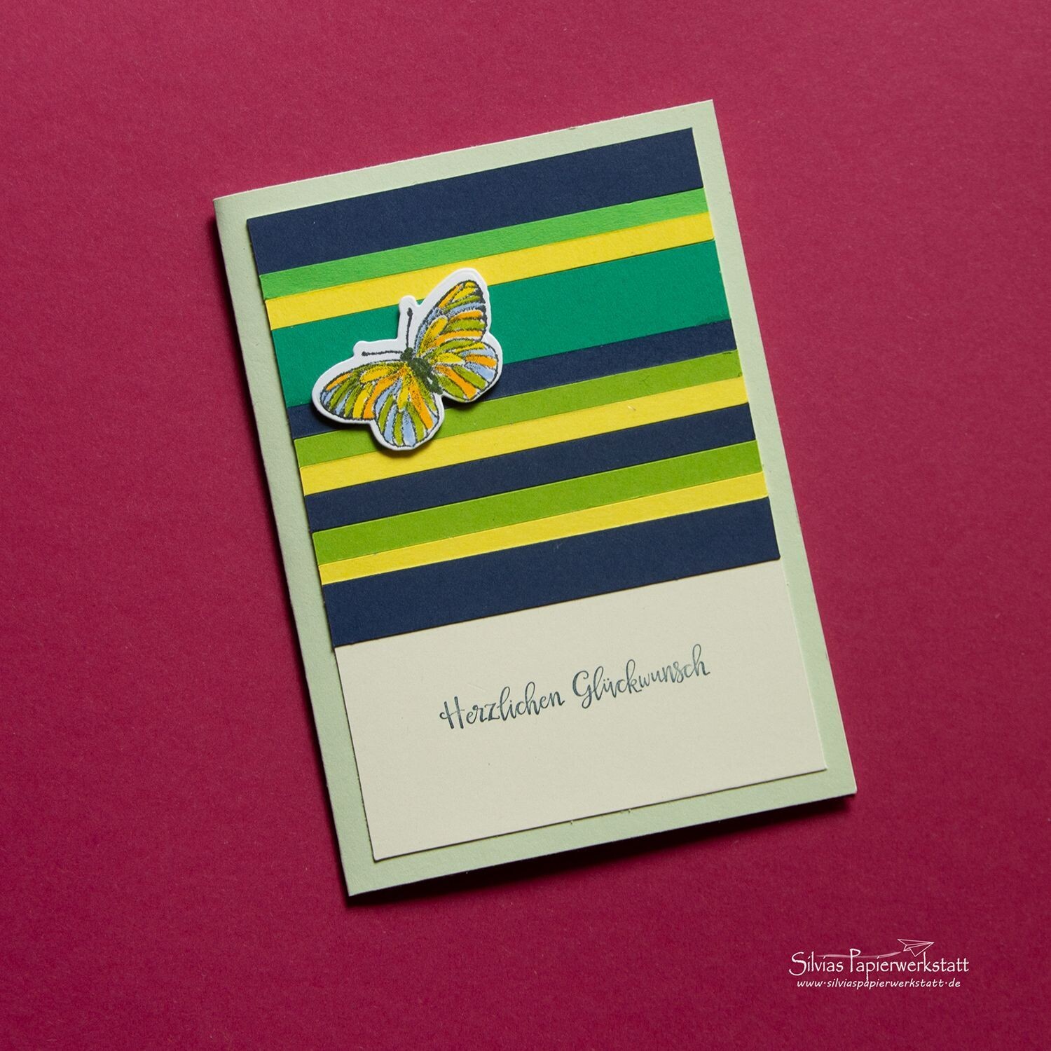 Schmetterling auf Streifen