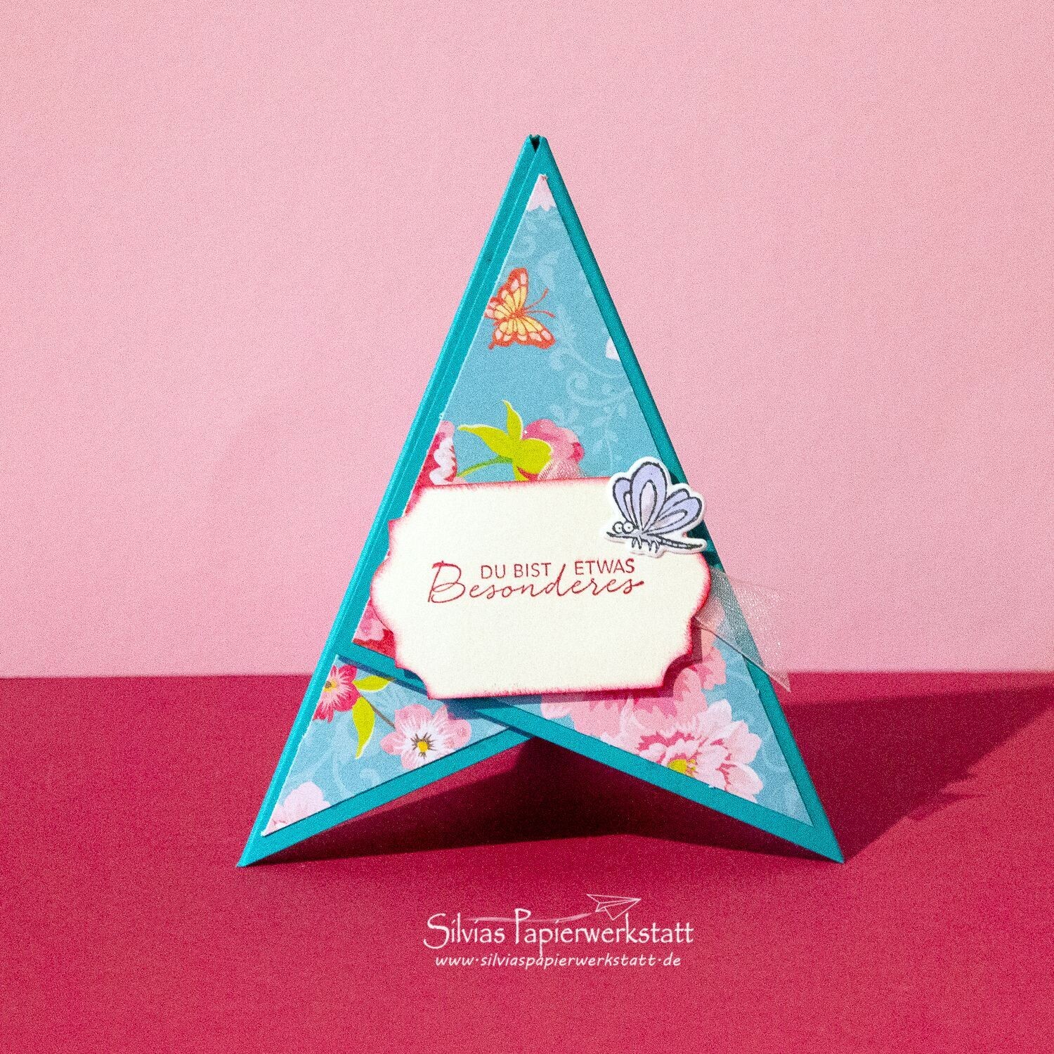 Pyramidenkarte in Pastellfarben