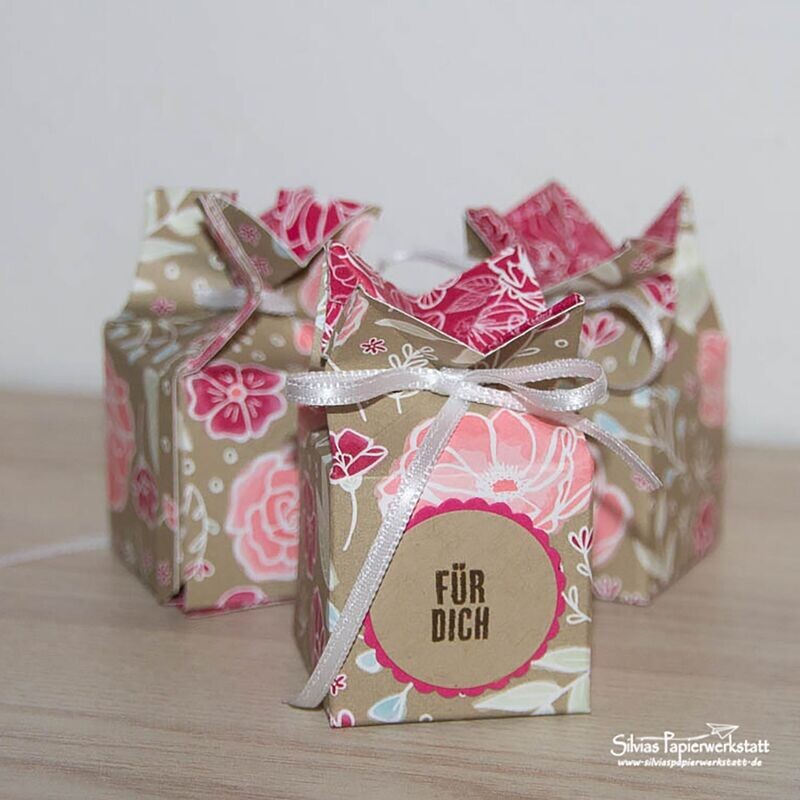 Krönchenbox mit Rosa Blüten