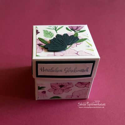 Einfache Geschenkbox mit Blüten Einfache Geschenkbox mit Blüten
