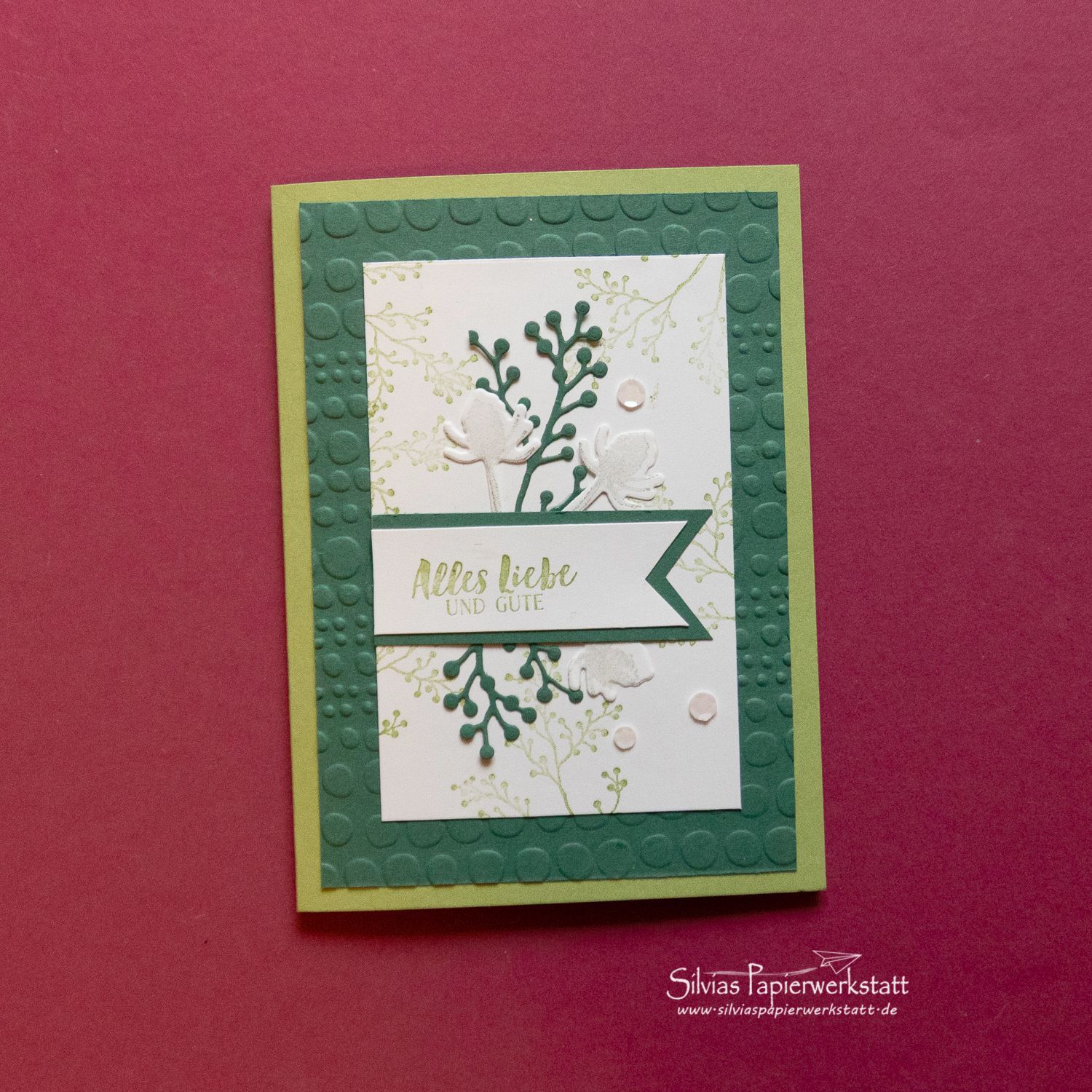 Grüntöne mit vereisten Zweigen Grüntöne mit vereisten Zweigen