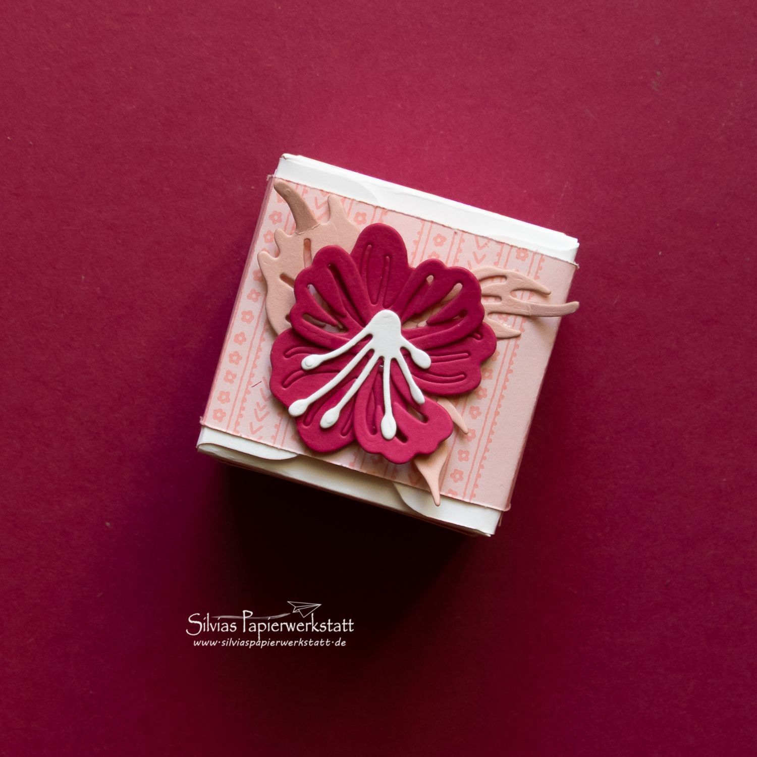 Minibox mit Häschen und Blüten Minibox mit Häschen und Blüten