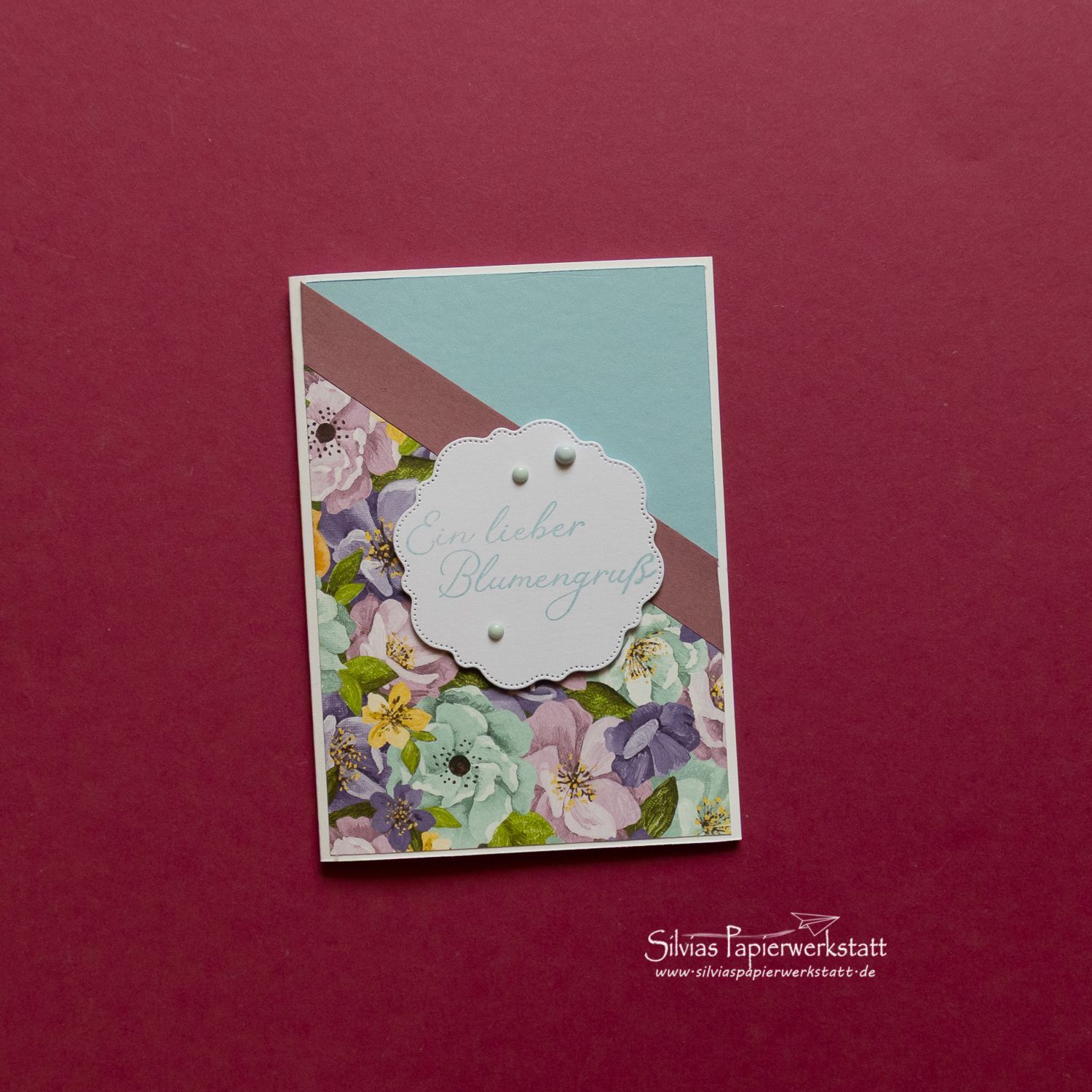 Blumengruß mit Perlen