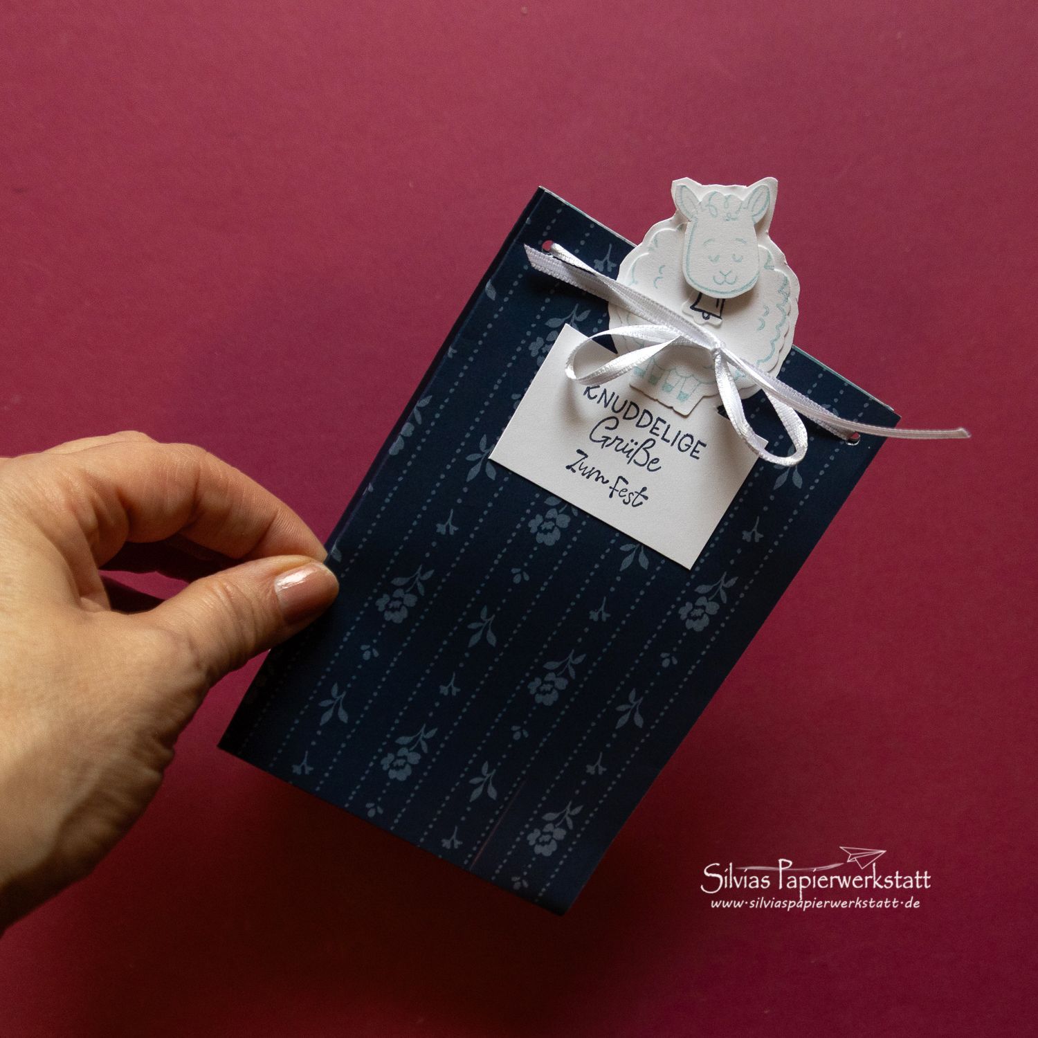 Tütenverpackung mit Knuddelschaf