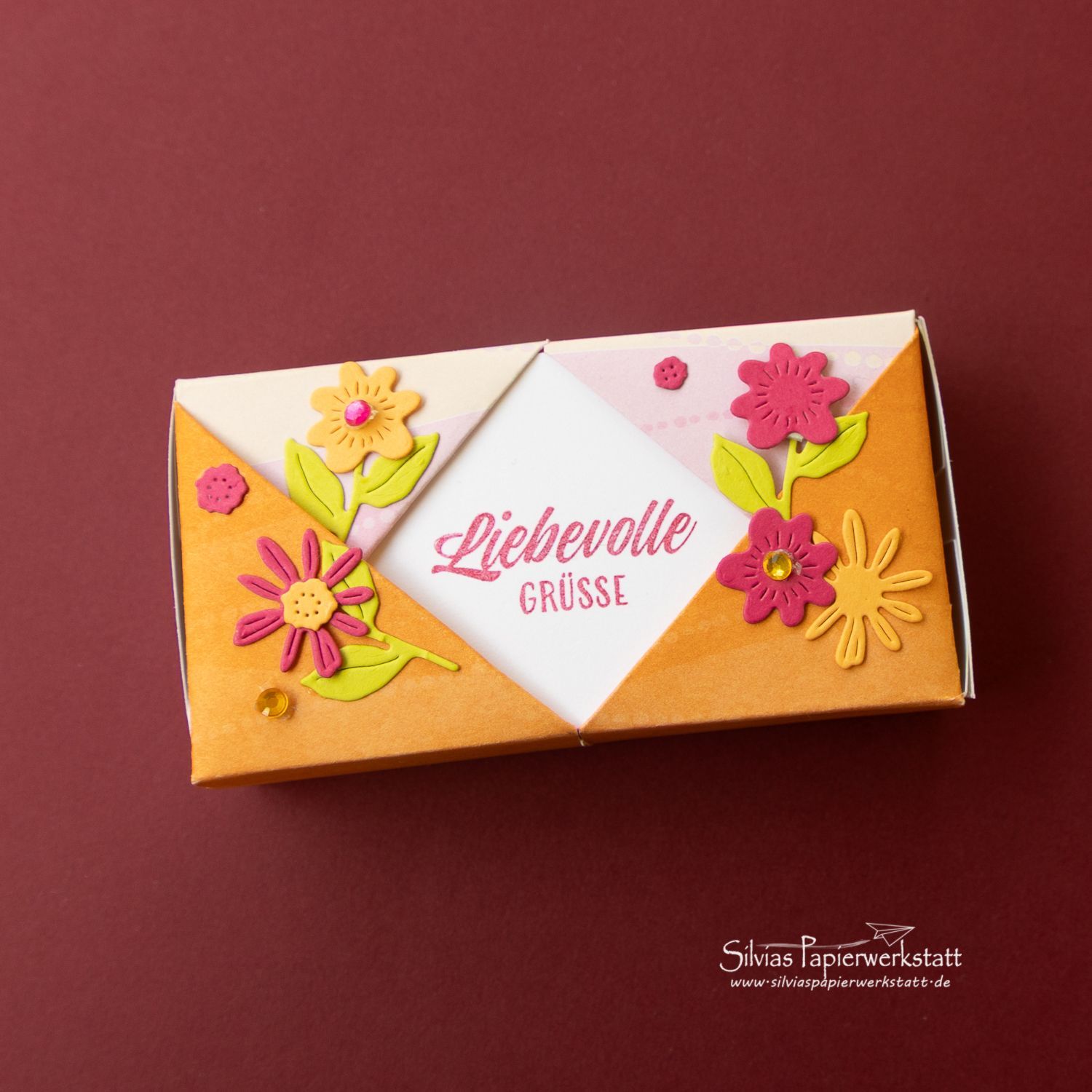 Liebevolle Grüsse - Box mit Blüten