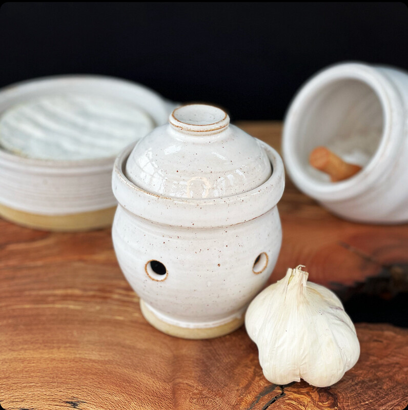 Speckled White Garlic Pot